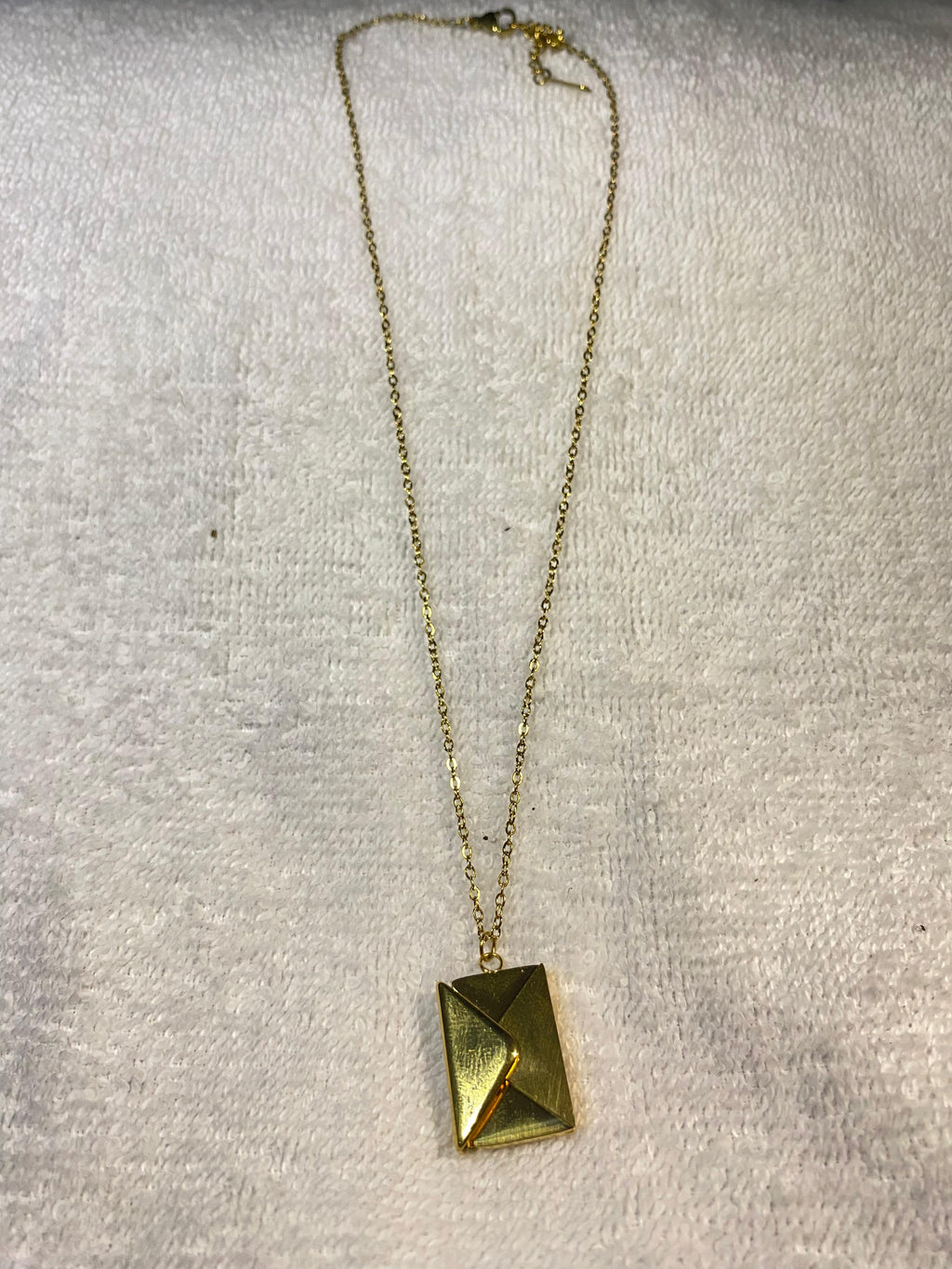 Korean Style Necklace Box Design With LOVE YOU  Latter Word With Chain