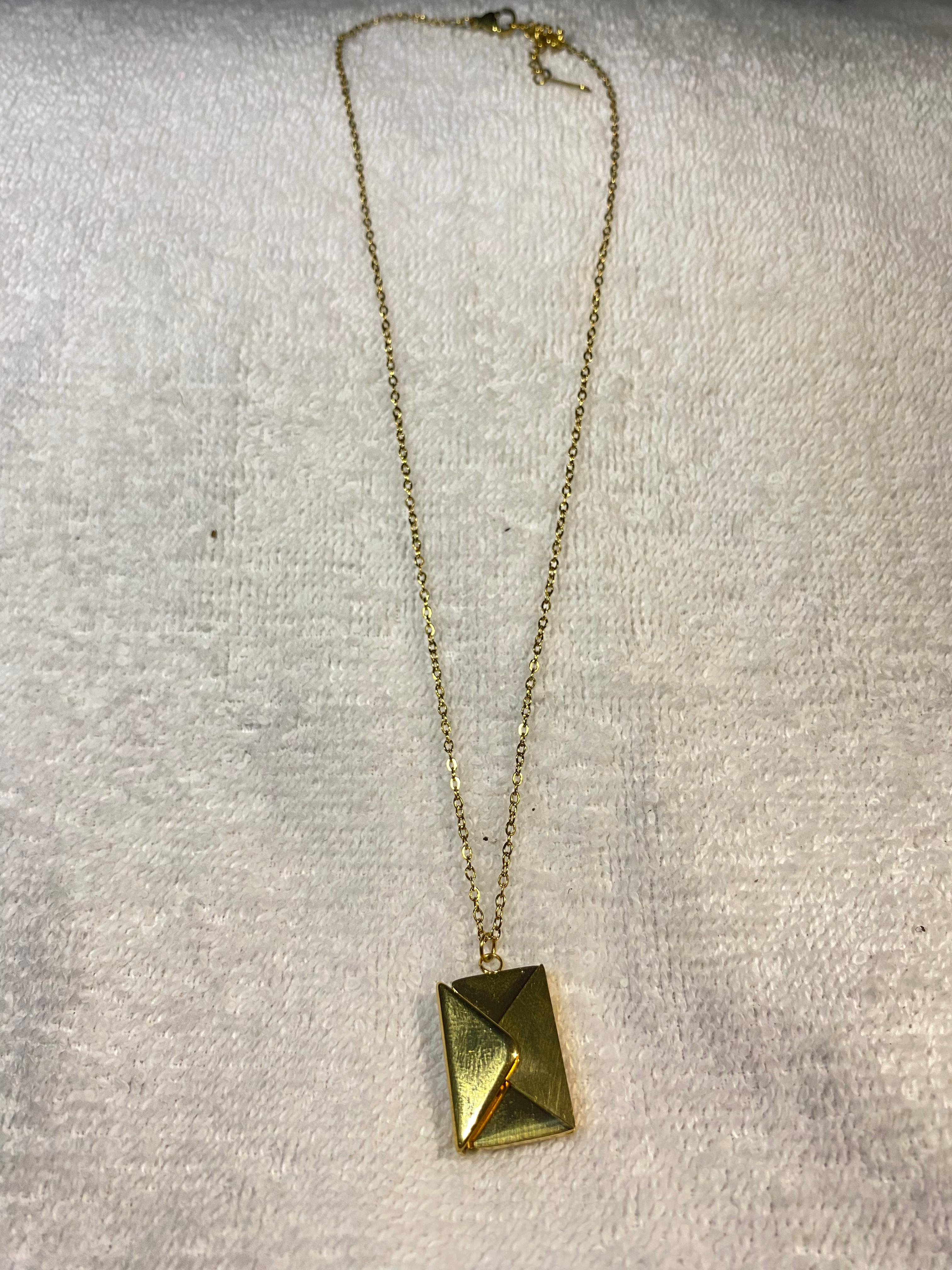 Korean Style Necklace Box Design With LOVE YOU  Latter Word With Chain